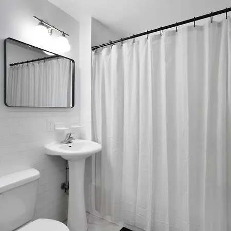 Charming Park Townhome *