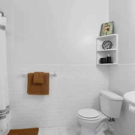 Charming Park Townhome * New York