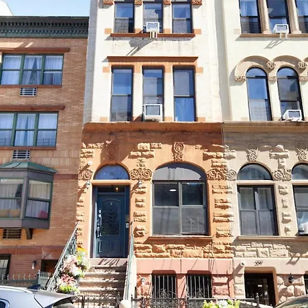 Charming Park Townhome * New York