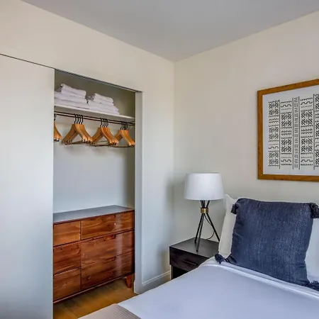 Midtown East 2br W Gym Roofdeck Nr Parks Nyc-1207 Apartment *