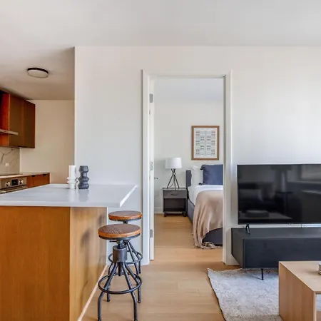 Midtown East 2br W Gym Roofdeck Nr Parks Nyc-1207 *