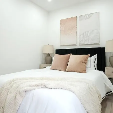 Apartment 180-1 3br 2baths With Private Outdoors East Village *