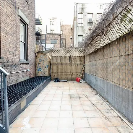 170-g 3br Duplex With Outdoor Space East Village New York