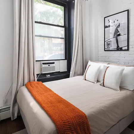 Apartment Stylish Duplex In Manhattan With Backyard New York