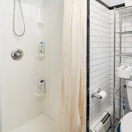 Stylish Duplex In Manhattan With Backyard Apartment *