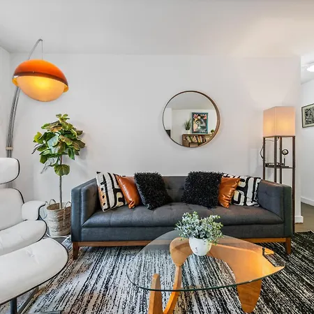 Modern Monthly Lower East Side One Bedroom Apartment New York