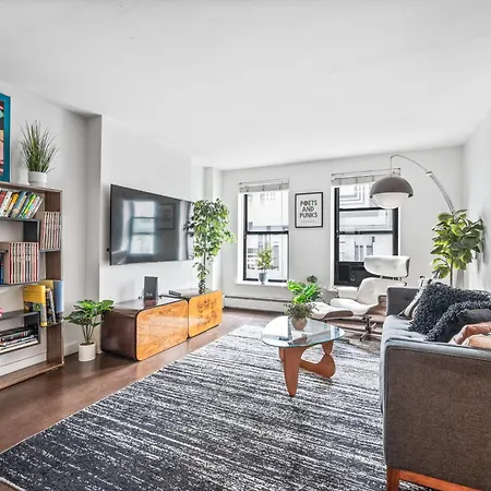 Modern Monthly Lower East Side One Bedroom Apartment New York
