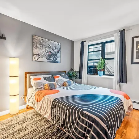 Modern Monthly Lower East Side One Bedroom New York