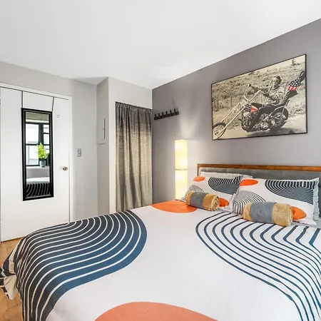 Modern Monthly Lower East Side One Bedroom *