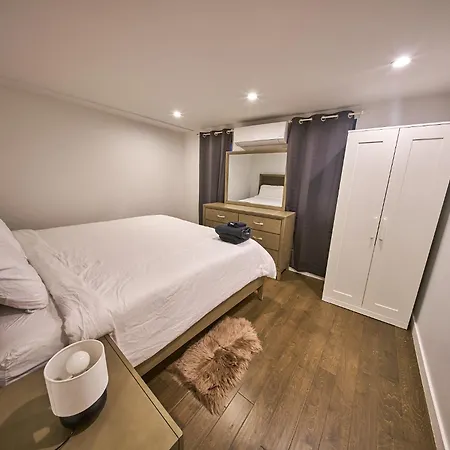 Modern 2 Bedroom Retreat In Downtown Manhattan Apartment New York