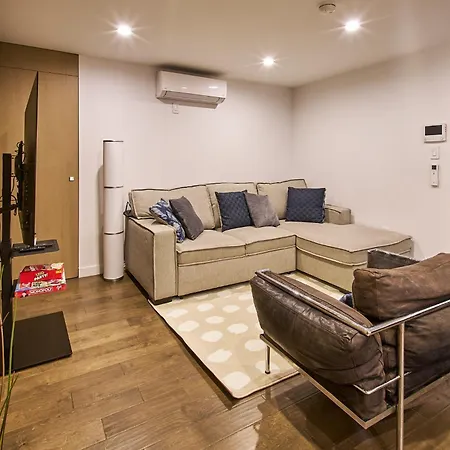 Modern 2 Bedroom Retreat In Downtown Manhattan New York