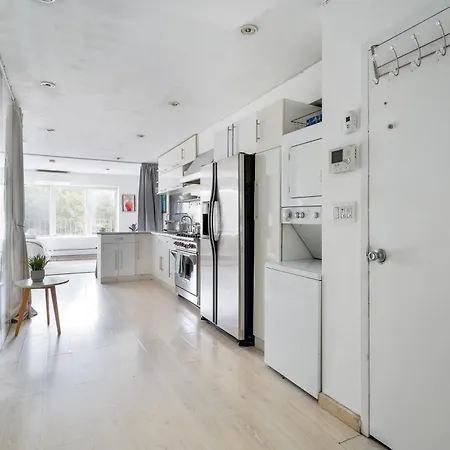 Apartment Chinatown Essential 2 Bedroom 900 Square Feet New York