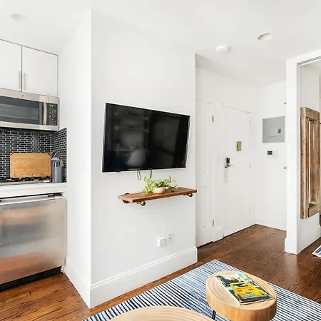 Apartment 69-3a Prime Les Modern Brand New 1br *