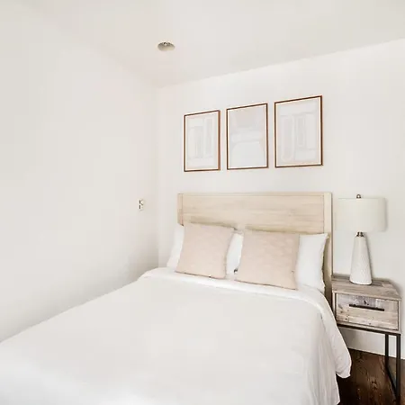 69-3b Prime Lower East Side Brand New 1br *
