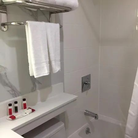 Hotel Voyage 2*