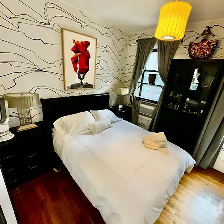 2 Bedrooms Flat 5 Minutes From Times Square