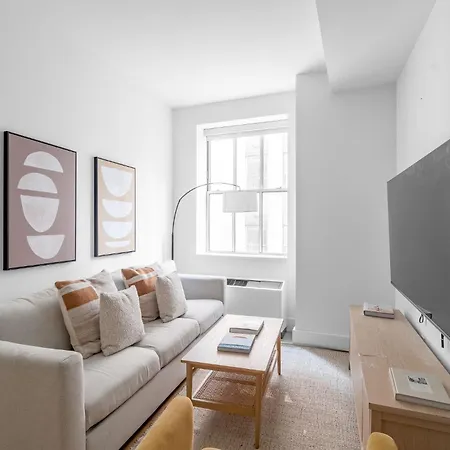 Luxury 2br 1bath Financial District Escape Near Street