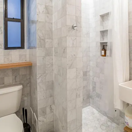Comfortable 2br 1ba In Greenwich Village Steps From Washington Square Park