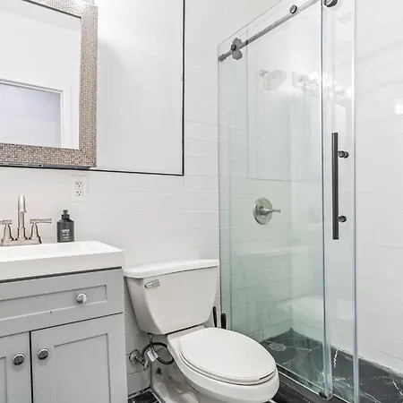 Modern Chic 2br 1ba In Vibrant Murray Hill New York