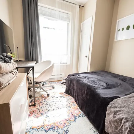 Apartment 2 Bd Next To Park *