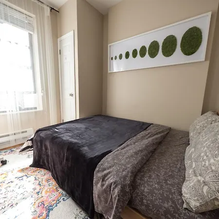 Apartment 2 Bd Next To Park