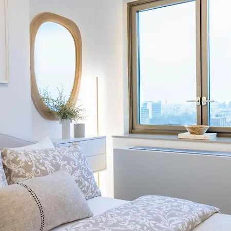 Apartment Designer For 6, Views, Near Times Square! *