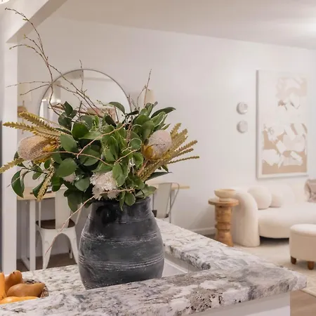 Designer For 6, Views, Near Times Square! Apartment *