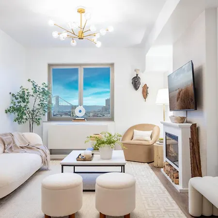 Apartment Designer For 6, Views, Near Times Square! *