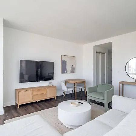 Luxx 2 Bed 1,5 Bath Midtown New York