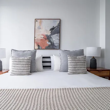 Apartment Luxx 2 Bed 1,5 Bath Midtown *