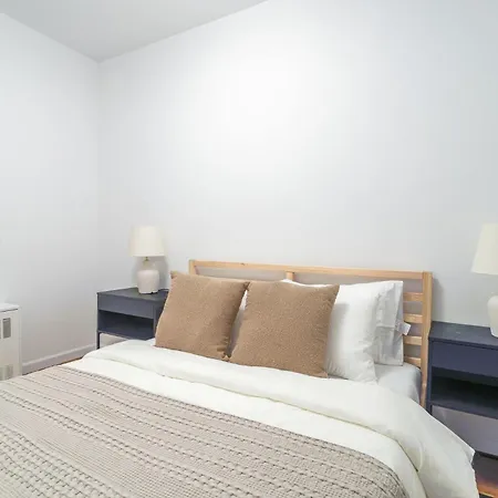Sophisticated 3bedroom 1bath In Downtown Near Financial District Apartment *