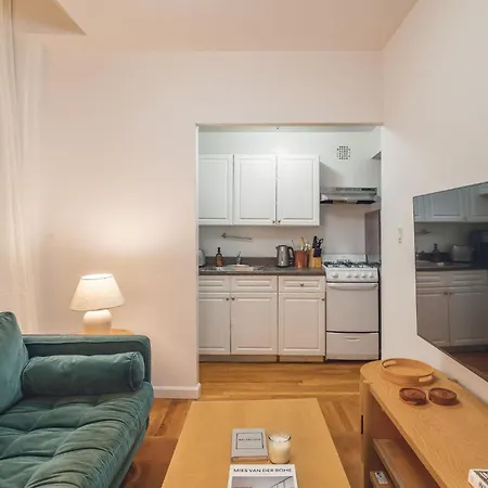 Sophisticated 3bedroom 1bath In Downtown Near Financial District Apartment *