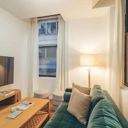 Sophisticated 3bedroom 1bath In Downtown Near Financial District