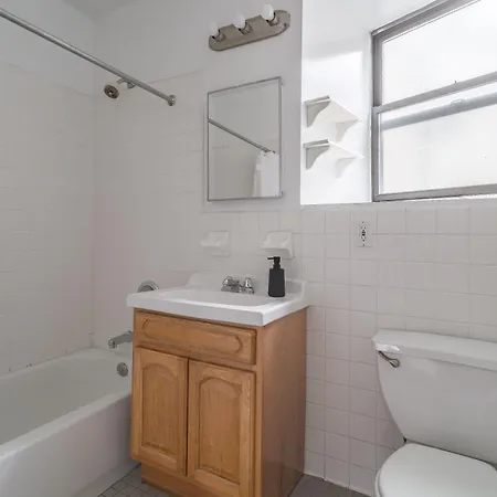 Stunning 3-bedroom In City! *