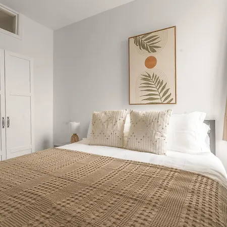 Apartment Stunning 3-bedroom In City! New York