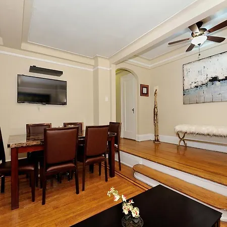 Apartment East Side 3 Bed 1 Bath *