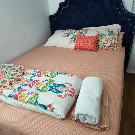 Comfy Private Queen Rm A New York