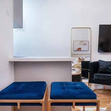 74-1c New With Private Outdoors - Gym Apartment New York
