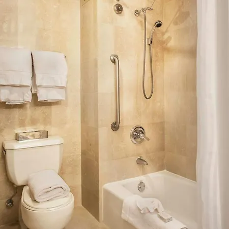 Courtyard By Marriott Jfk Airport Hotel 3*