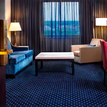 Hotel Courtyard By Marriott Jfk Airport 3*