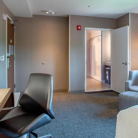 Courtyard By Marriott Queens/fresh Meadows Hotel