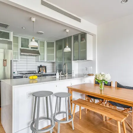 Prime Williamsburg Luxury One Bedroom With Balcony New York