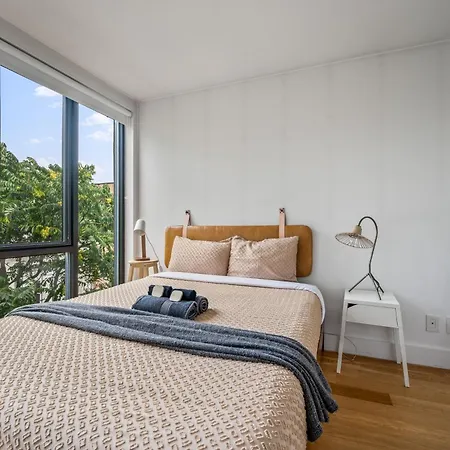 Apartment Prime Williamsburg Luxury One Bedroom With Balcony *