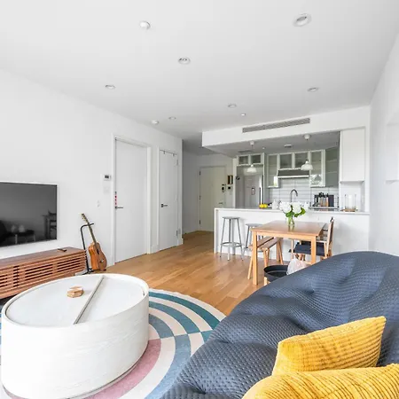 Prime Williamsburg Luxury One Bedroom With Balcony Apartment