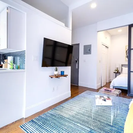 69-5c Festive Comfort Brand New 1br Lower East Side Christmas Ready Apartment *