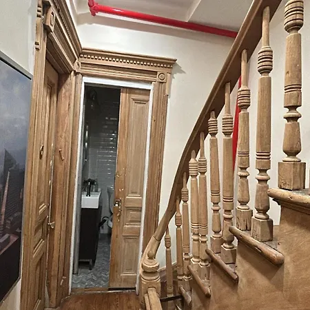 Harlem Brownstone Apartment
