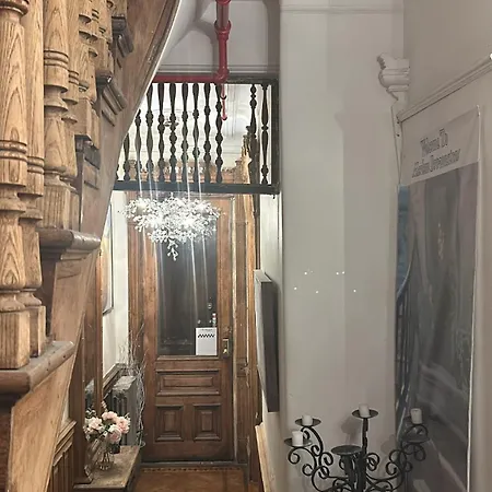 Apartment Harlem Brownstone New York