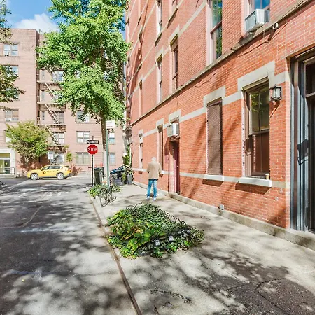 Hip W Village 1br W Wd Nr 1 Train Nyc-853