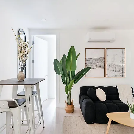 48-3fe 2br Prime Midtown West * New York