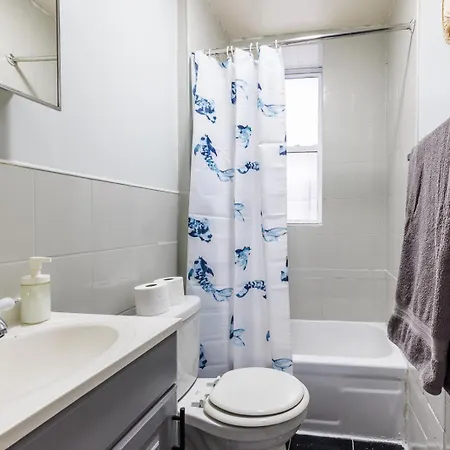 Inspire The Vibrant Energy Of The Uws Apartment *